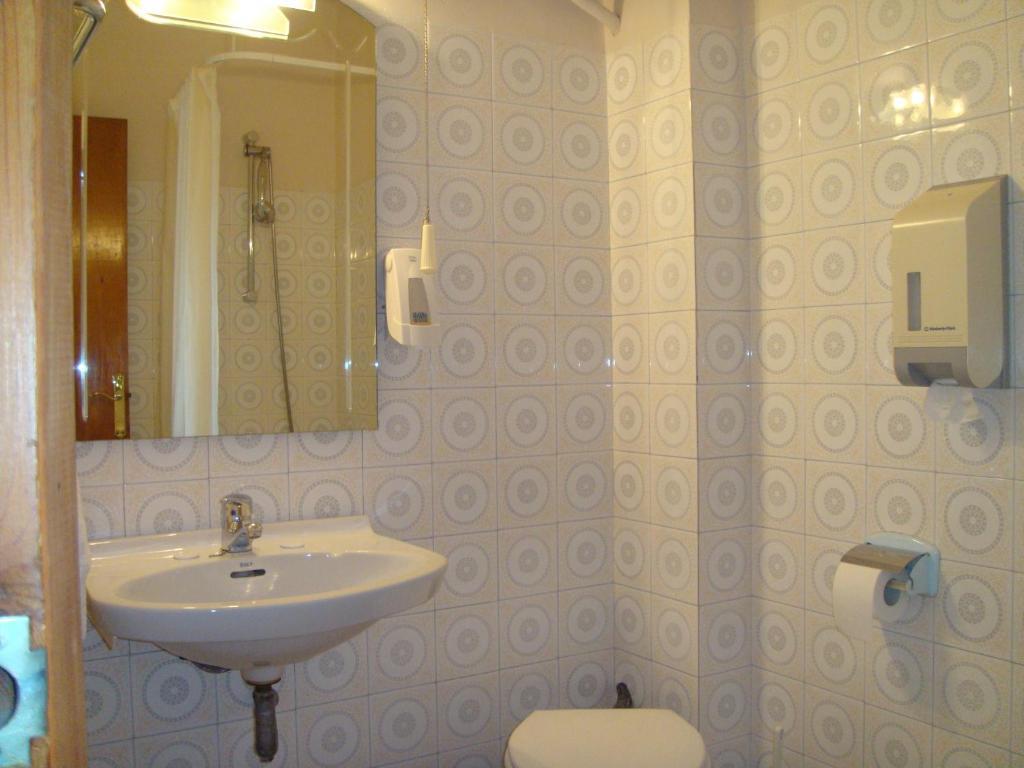Hostal Casa Joan San Lorenzo de Morunys Bilik gambar